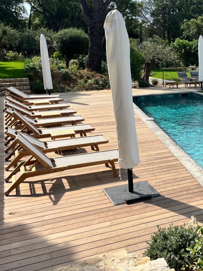 Terrasse extérieure en bois exotique