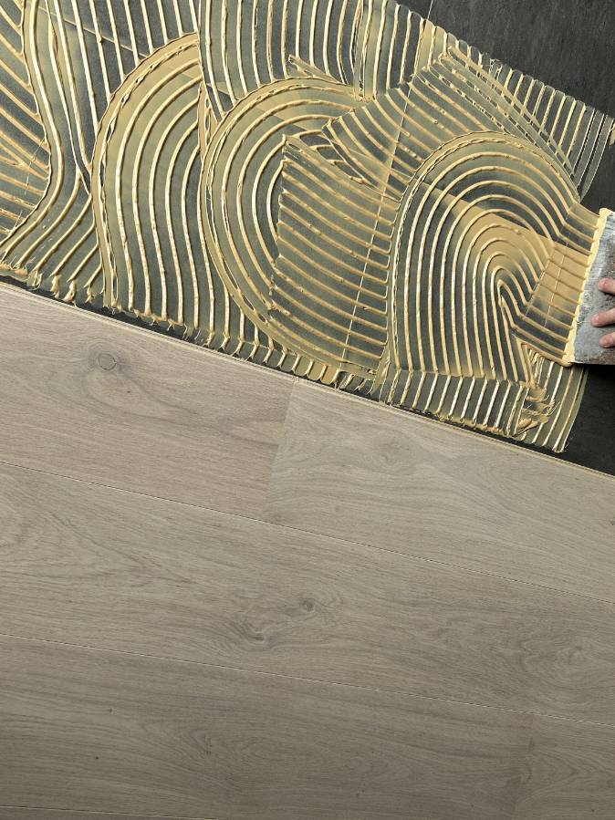 Pose d'un parquet collé à Toulouse